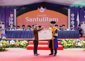 Institut Teknologi PLN menjadi Kampus Pertama di Jakarta yang menggunakan Renewable Energy Certificate (REC). Penyerahan REC langsung diberikan General Manager PLN Unit Induk Distribusi Jakarta Raya, Lasiran kepada Rektor IT PLN, Prof. Dr. Ir Iwa Garniwa M K, MT, IPU, ASEAN.Eng (9/9/2024).