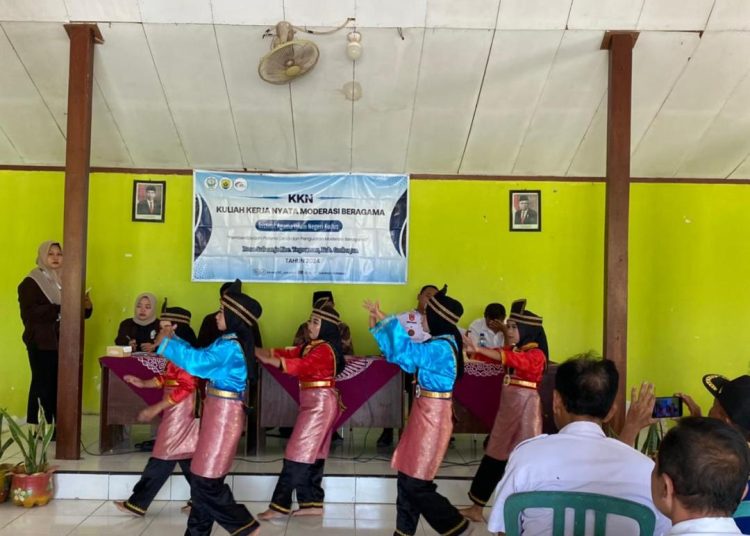 Mahasiswa KKN 137 IAIN Kudus
