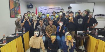 Forum Pemuda Melukis Perdamaian Solo Raya, Ciptakan Harmoni Melalui Imajinasi Topeng Wayang di Surakarta