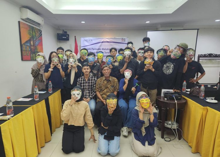 Forum Pemuda Melukis Perdamaian Solo Raya, Ciptakan Harmoni Melalui Imajinasi Topeng Wayang di Surakarta