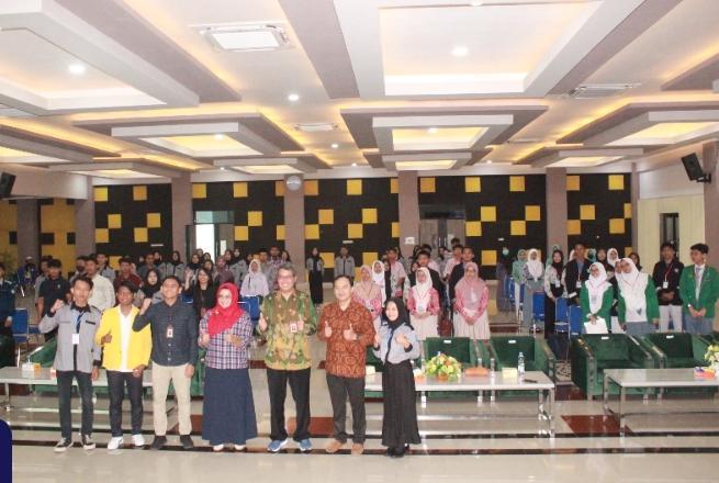 Ratusan peserta ramaikan Kompetisi Ekonomi dan Creative Video Competition (KOMPEK) HIMAMEN FEB UPS