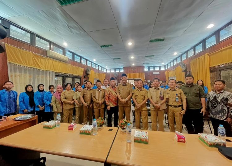 Penarikan Mahasiswa Program Pengenalan Lapangan Persekolahan (PLP2) dan Kuliah Kerja Mahasiswa (KKM) di Aula Dinas Pendidikan Kabupaten Bengkayang