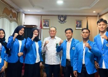 Mahasiswa MBKM UIN STS Jambi bersama Ketua Pengadilan Tinggi Jambi