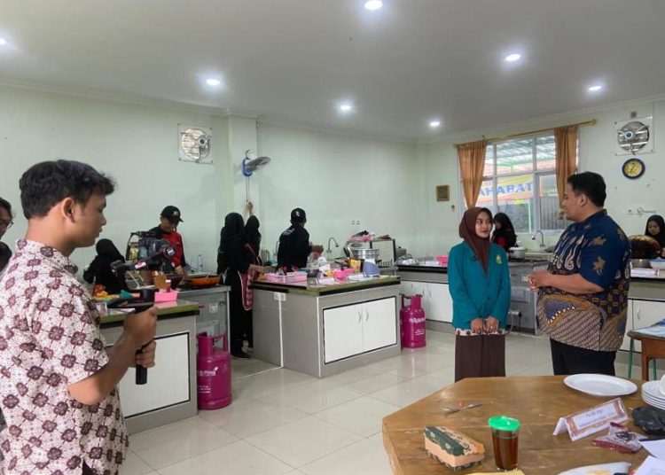 Unjuk Aksi Siswa Multimedia MAN 2 Bantul: Kegiatan Dokumentasi Uji Kompetensi Siswa APHP
