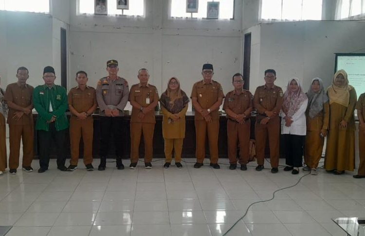 Kapolsek Lubuk Dalam Dr. Irwanto S.H M.H Ikut Hadir dalam Rapat Koordinasi Evaluasi Penanganan dan Pencegahan Stunting di Kecamatan Kampung Lubuk Dalam