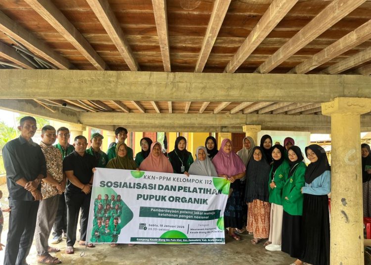 Untuk Meningkatkan Ketahanan Pangan Nasional, KKN-PPM 112 Unimal Melakukan Kegiatan Sosialisasi dan Pelatihan Pupuk Organik