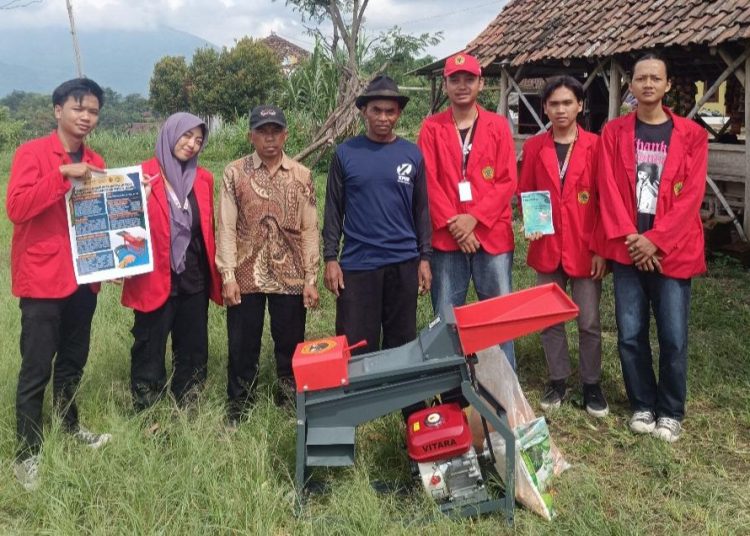 Optimalisasi Penerapan Teknologi Pemipil Jagung untuk Meningkatkan Produktivitas Pasca Panen di Desa Mojokembang