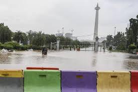 Jakarta Dikepung Banjir, Kawasan Monas Ikut Tenggelam