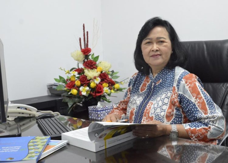 Mengabdi 32 Tahun, Kusni Ingsih Raih Gelar Profesor di Bidang MSDM