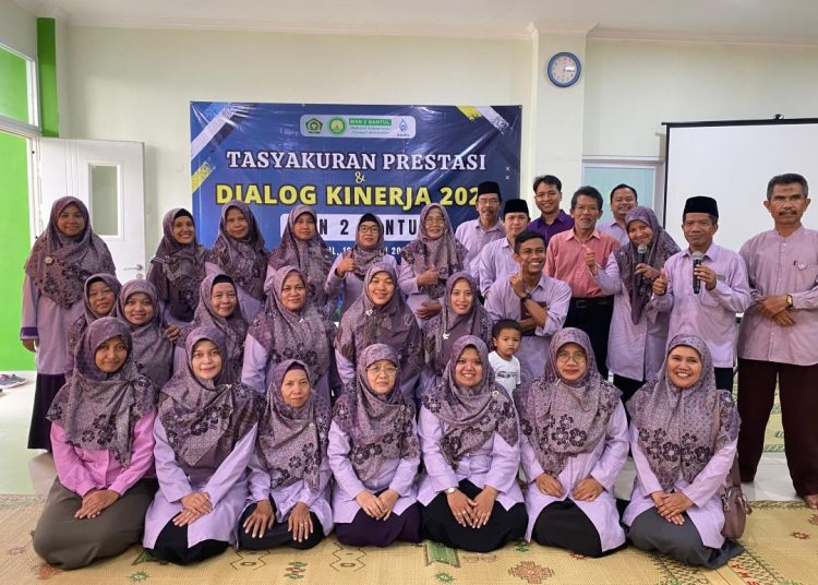 Bersyukur dan Optimis: Kegiatan Tasyakuran dan Dialog Kinerja 2025 MAN 2 Bantul