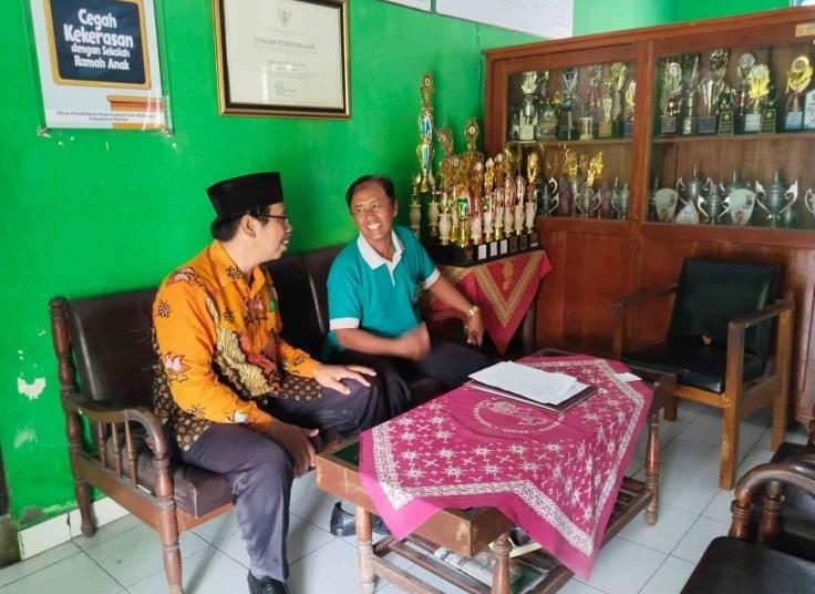Peduli Lingkungan: MAN 2 Bantul Berkolaborasi dengan SMP Patria Bantul