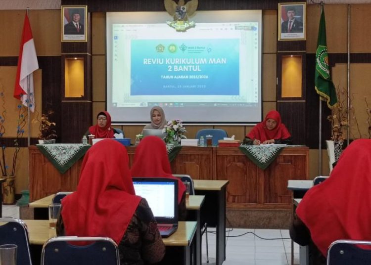 Matangkan Kurikulum MAN 2 Bantul: Gelar Kegiatan Reviu Kurikulum 2025/2026