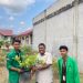 Mahasiswa KKN-PPM Universitas Malikussaleh Kelompok 250 Desa Alue Bili Rayeuk Menanam Tanaman Di Meunasah Untuk Perkuat Pangan Masyarakat