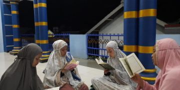Hangatnya Kebersamaan Kelompok KKM 168: Kegiatan Tadarus Harian di Masjid Babussalam