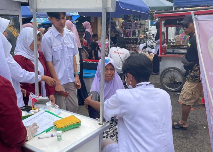 SMK Kesehatan Bakti Medika Gelar Cek Kesehatan di Car Free Day