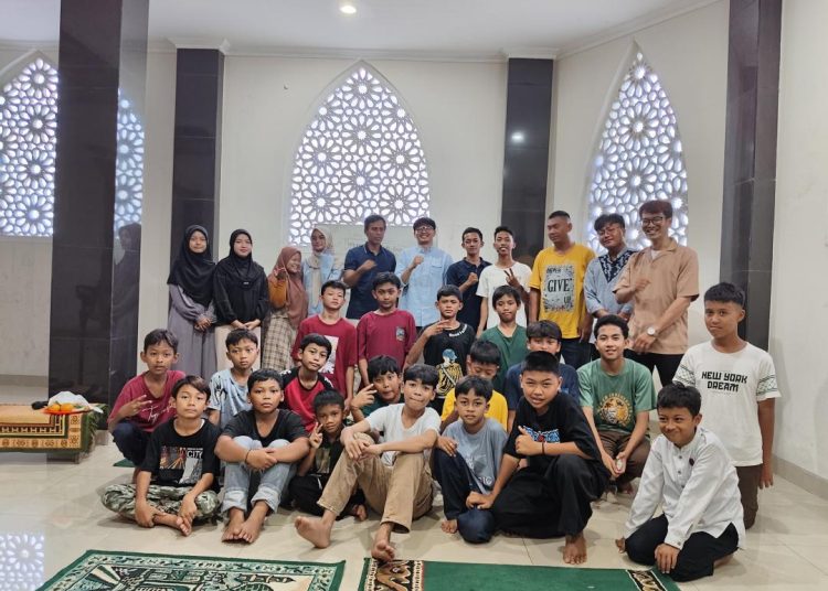 Pengurus RW 048 Villa Indah Harapan Gelar Pelatihan Public Speaking