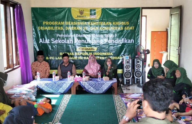 Baznas RI dan PC Lakpesdam NU Sukoharjo Salurkan Beasiswa Pendidikan Khusus Disabilitas, Komunitas Adat, dan Daerah 3T