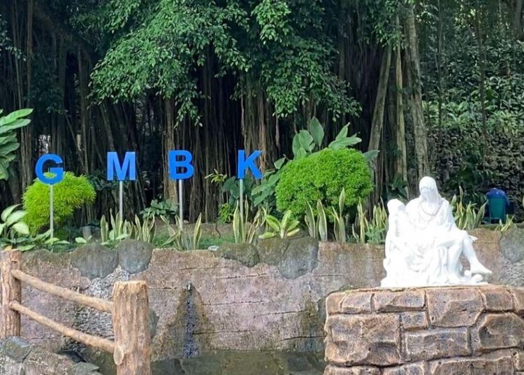 Gua Maria Bukit Kanada Sebagai Wisata Rohani