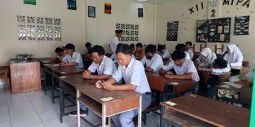 Ujian Madrasah MAN 2 Bantul secara Online untuk Siswa Kelas XII Program Magang Tahun Ajaran 2024/2025