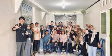 Mahasiswa KKN PMD Universitas Mataram Desa Aikmel Timur