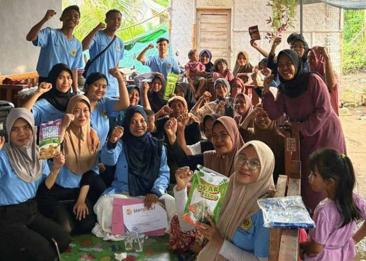 Mahasiswa KKN PMD Universitas Mataram Desa Mumbul Sari