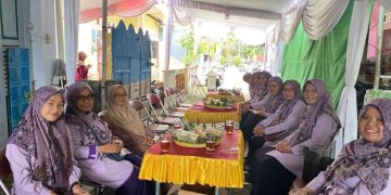 Bersilaturahmi: Guru MAN 2 Bantul Berkunjung ke Kediaman Salah Satu Guru Purna Tugas