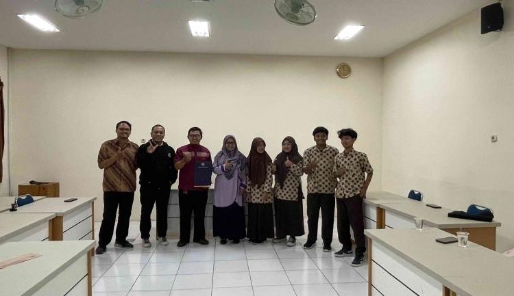 Kembangkan Keterampilan: Siswa Kelas XII Program Multimedia MAN 2 Bantul Magang di PVTE UAD