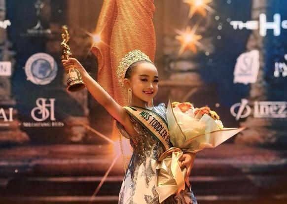 Aisyah Zahira Putri Ismail Raih Gelar Winner Miss Toddler Grand Runway 2025 yang Siap Mewakili Indonesia di Kancah Internasional 2 Aisyah