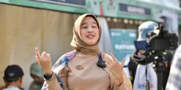 Amalia Pradifera, Seniman yang Manfaatkan Keramik Sebagai Objek Melukis