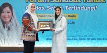 Wakil Gubernur Nusa Tenggara Barat (NTB), Indah Dhamayanti Putri, (kiri) menegaskan bahwa kehadiran pemerintah pusat melalui program Sahabat Tunas menjadi bukti nyata komitmen negara dalam melindungi generasi muda di tengah pesatnya perkembangan teknologi digital. (Foto: Amiri Yandi/ InfoPublik)
