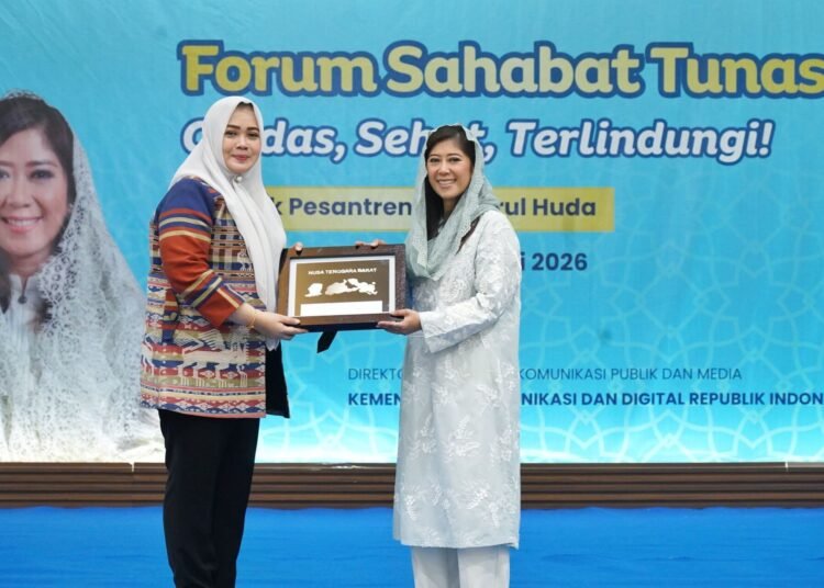 Wakil Gubernur Nusa Tenggara Barat (NTB), Indah Dhamayanti Putri, (kiri) menegaskan bahwa kehadiran pemerintah pusat melalui program Sahabat Tunas menjadi bukti nyata komitmen negara dalam melindungi generasi muda di tengah pesatnya perkembangan teknologi digital. (Foto: Amiri Yandi/ InfoPublik)