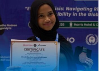 Menginspirasi! Hiranindya Heryunanisita Ichwan Raih Penghargaan Bergengsi di AYIMUN BSD 2026