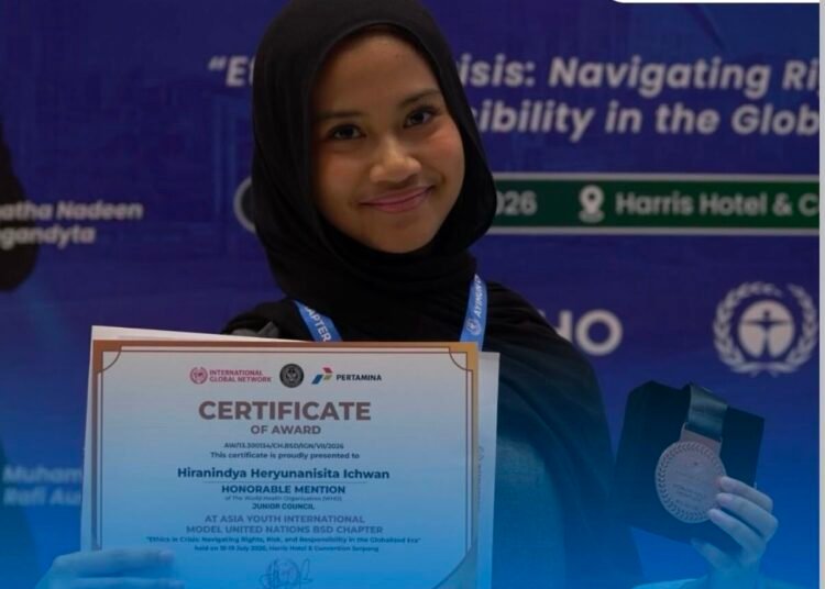 Menginspirasi! Hiranindya Heryunanisita Ichwan Raih Penghargaan Bergengsi di AYIMUN BSD 2026