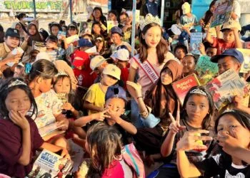 Audellya Ambara Harsono Bawa Ratusan Buku dari Amerika untuk Anak Pesisir di Hari Anak Nasional